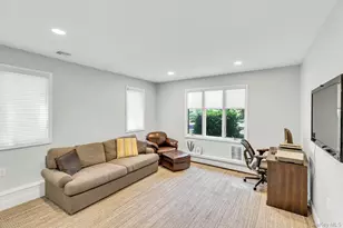 10 Winter Ln, Dix Hills, NY 11746 - Photo 25