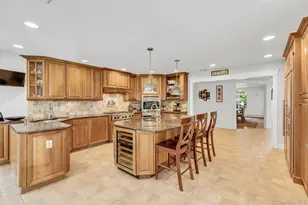 10 Winter Ln, Dix Hills, NY 11746 - Photo 11
