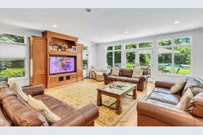 10 Winter Lane, Dix Hills, NY 11746 - Photo 7
