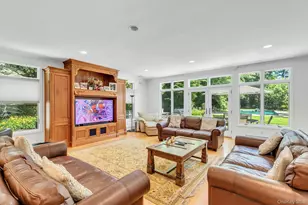 10 Winter Ln, Dix Hills, NY 11746 - Photo 7