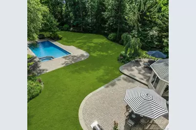 10 Winter Lane, Dix Hills, NY 11746 - Photo 37