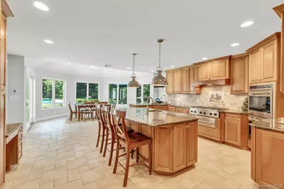 10 Winter Lane, Dix Hills, NY 11746 - Photo 9