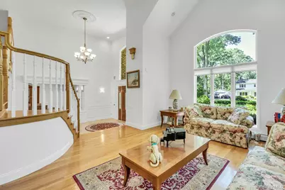 10 Winter Lane, Dix Hills, NY 11746 - Photo 5