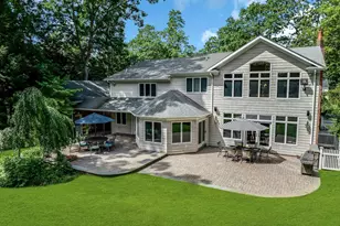 10 Winter Ln, Dix Hills, NY 11746 - Photo 39
