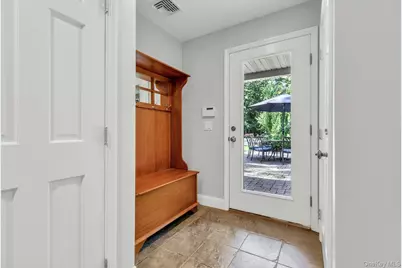 10 Winter Lane, Dix Hills, NY 11746 - Photo 15
