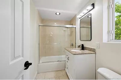 1321 Gillespie Avenue, Bronx, NY 10461 - Photo 29