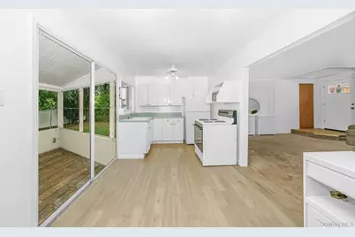 246 Columbus Avenue, West Babylon, NY 11704 - Photo 9