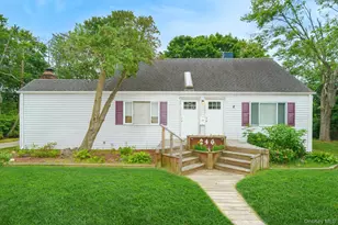 246 Columbus Ave, West Babylon, NY 11704 - Photo 3