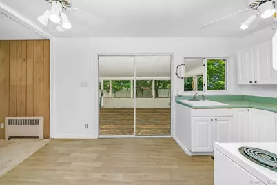246 Columbus Avenue, West Babylon, NY 11704 - Photo 11