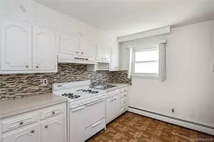 49 Lee Ave, Albertson, NY 11507 - Photo 19