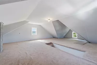 136 Elm Street, Valley Stream, NY 11580 - Photo 11