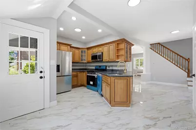 136 Elm Street, Valley Stream, NY 11580 - Photo 17