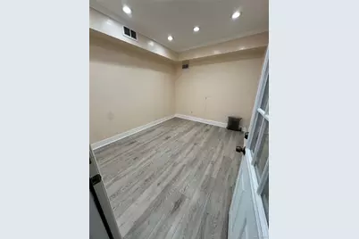 16718 Hillside Avenue #2nd floor, Jamaica, NY 11432 - Photo 5