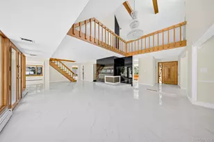 81 Carriage Ln, Roslyn Heights, NY 11577 - Photo 11