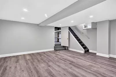 117 Walnut Street, West Hempstead, NY 11552 - Photo 13