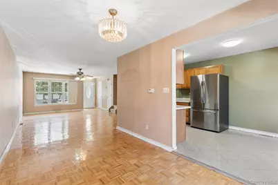 1601 Johnson Avenue #16, Elmont, NY 11003 - Photo 11