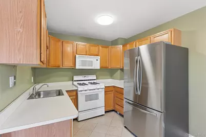 1601 Johnson Avenue #16, Elmont, NY 11003 - Photo 13