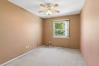 1601 Johnson Avenue #16, Elmont, NY 11003 - Photo 17