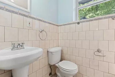 1601 Johnson Avenue #16, Elmont, NY 11003 - Photo 27