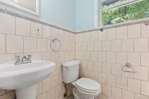 1601 Johnson Ave, Elmont, NY 11003 - Photo 27