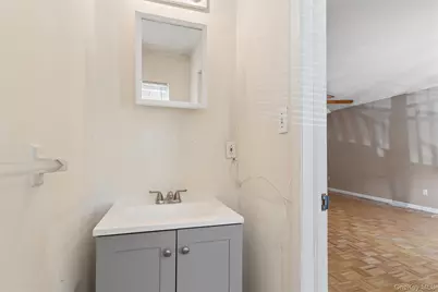 1601 Johnson Avenue #16, Elmont, NY 11003 - Photo 15