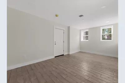 910 E 226th Street, Bronx, NY 10466 - Photo 7