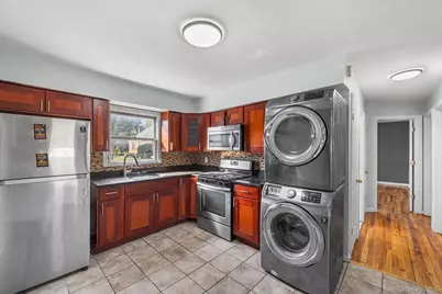 17204 Amelia Road, Jamaica, NY 11434 - Photo 11