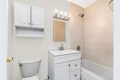 25 Trinity Place #3J, New Rochelle, NY 10805 - Photo 5
