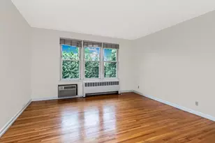 25 Trinity Pl, New Rochelle, NY 10805 - Photo 3
