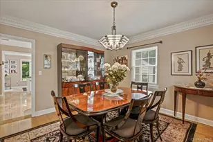 24 Overlook Rd, Great Neck, NY 11020 - Photo 9