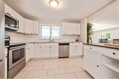 3251 Neptune Avenue, Oceanside, NY 11572 - Photo 9