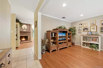 115 Autumn Drive, Hauppauge, NY 11788 - Photo 5