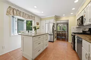 115 Autumn Dr, Hauppauge, NY 11788 - Photo 15