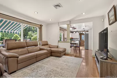 6 W Oak Hill, Oyster Bay, NY 11771 - Photo 9