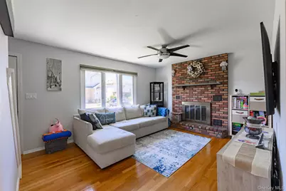 1316 Telegram Avenue, Elmont, NY 11003 - Photo 11
