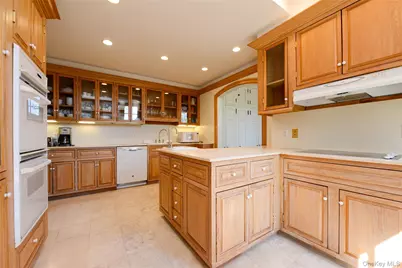 1 Pond Road, Glen Cove, NY 11542 - Photo 9