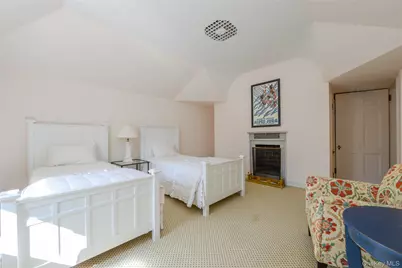 1 Pond Road, Glen Cove, NY 11542 - Photo 27