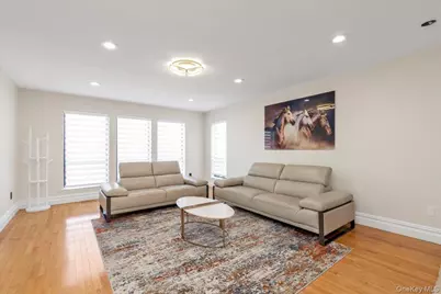 219 Carnation Drive, Farmingdale, NY 11735 - Photo 5