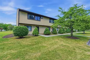 601 Chelsea Cove S, Hopewell Junction, NY 12533 - Photo 17