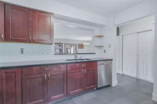 601 Chelsea Cove S, Hopewell Junction, NY 12533 - Photo 5