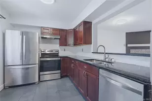 601 Chelsea Cove S, Hopewell Junction, NY 12533 - Photo 3