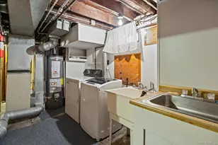 89-73 215th St, Queens Village, NY 11427 - Photo 25