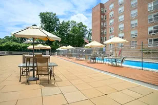 54-40 Little Neck Pkwy, Little Neck, NY 11362 - Photo 13