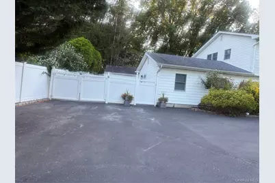 34 Markwood Lane, East Northport, NY 11731 - Photo 3