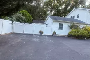 34 Markwood Ln, East Northport, NY 11731 - Photo 3