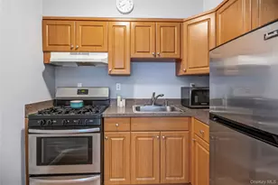 61 Maine Ave, Rockville Centre, NY 11570 - Photo 13