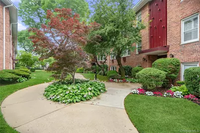 61 Maine Avenue #F15, Rockville Centre, NY 11570 - Photo 3