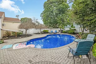 10 John St, Selden, NY 11784 - Photo 5