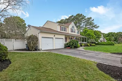 10 John Street, Selden, NY 11784 - Photo 3