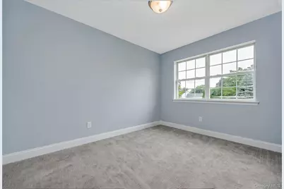 10 John Street, Selden, NY 11784 - Photo 33